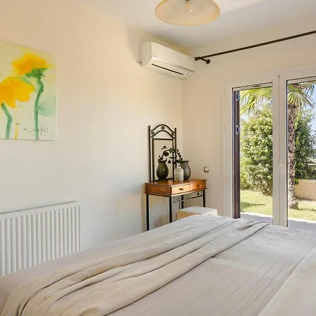 Dina By Vintage Travel