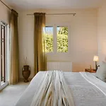 Villa Dina Svoronata