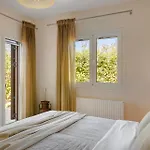 Dina Villa Svoronata